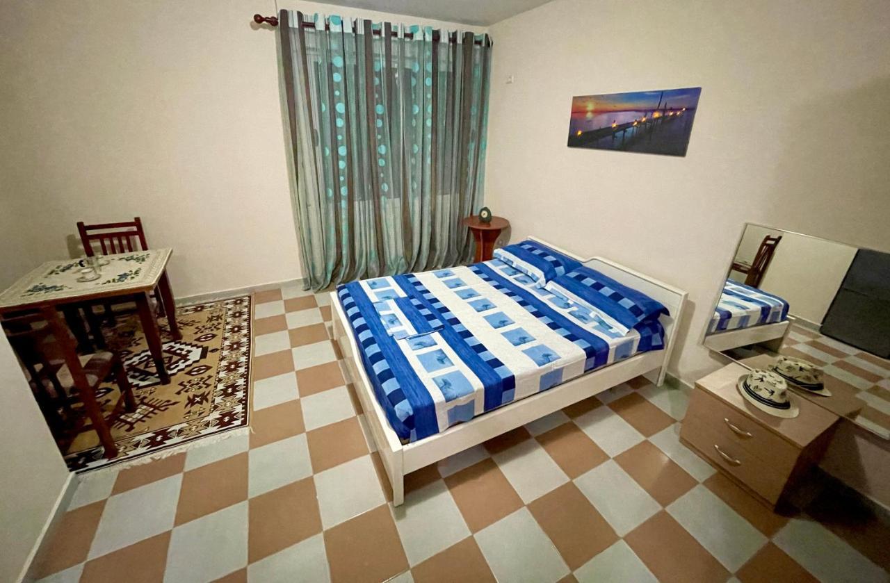 Lovely Studio Apartment Beachfront Durrës Exterior foto